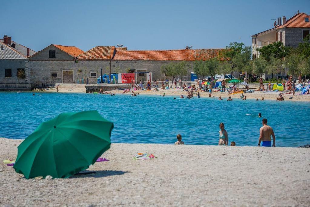 Apartmani Ledenko Kaštela Exterior foto